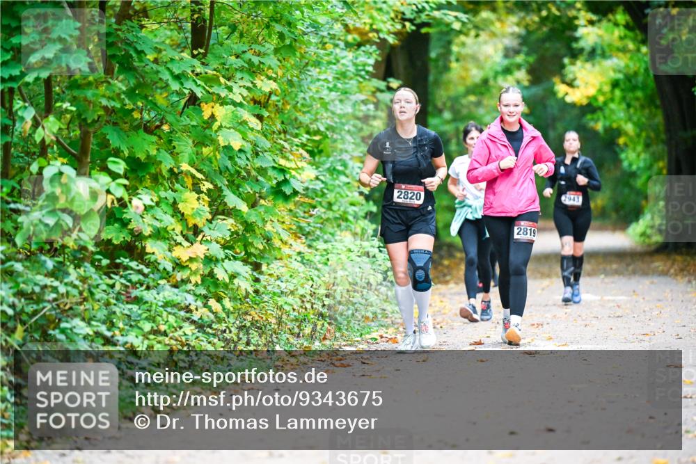 12.10.2025 - Bramfelder Halbmarathon 2025 Dr. Thomas Lammeyer http://msf.ph/oto/9343675 12.10.2025 09:59:25 Laufen 2820, 2819, 2943 meine-sportfotos.de