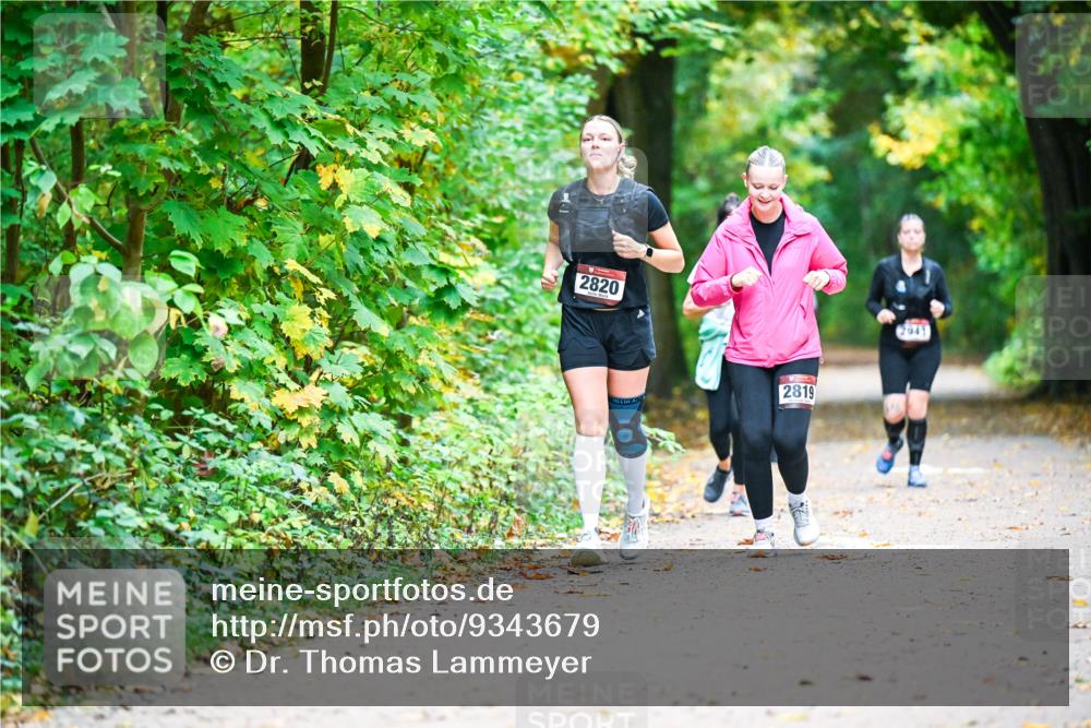 12.10.2025 - Bramfelder Halbmarathon 2025 Dr. Thomas Lammeyer http://msf.ph/oto/9343679 12.10.2025 09:59:26 Laufen 2820, 2819, 2941 meine-sportfotos.de