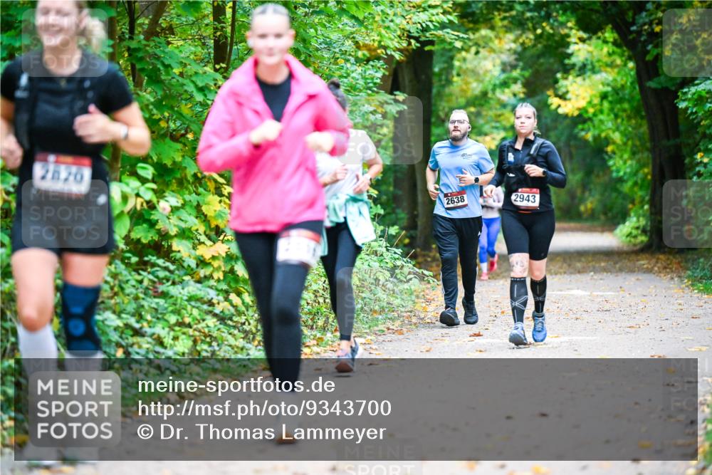 12.10.2025 - Bramfelder Halbmarathon 2025 Dr. Thomas Lammeyer http://msf.ph/oto/9343700 12.10.2025 09:59:30 Laufen 2820, 200, 2638, 2943 meine-sportfotos.de