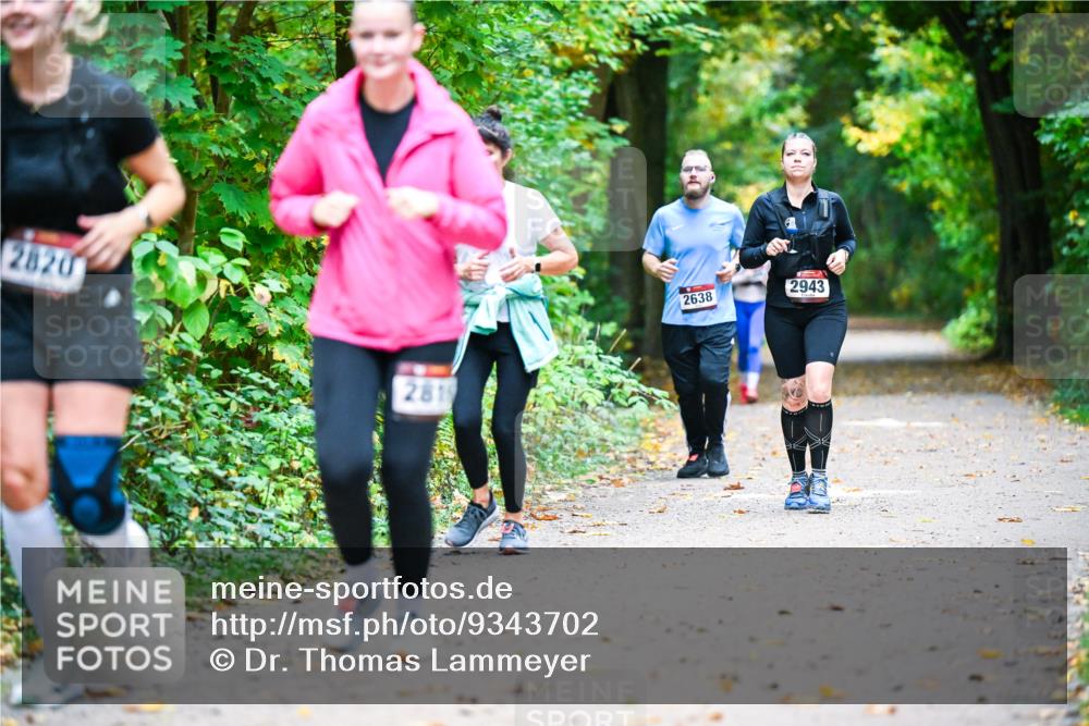 12.10.2025 - Bramfelder Halbmarathon 2025 Dr. Thomas Lammeyer http://msf.ph/oto/9343702 12.10.2025 09:59:30 Laufen 2820, 281, 2638, 2943 meine-sportfotos.de