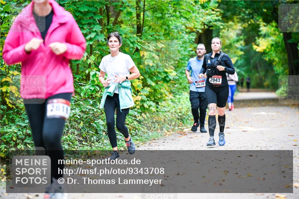 12.10.2025 - Bramfelder Halbmarathon 2025 Dr. Thomas Lammeyer http://msf.ph/oto/9343708 12.10.2025 09:59:32 Laufen 2819, 2638, 2943 meine-sportfotos.de