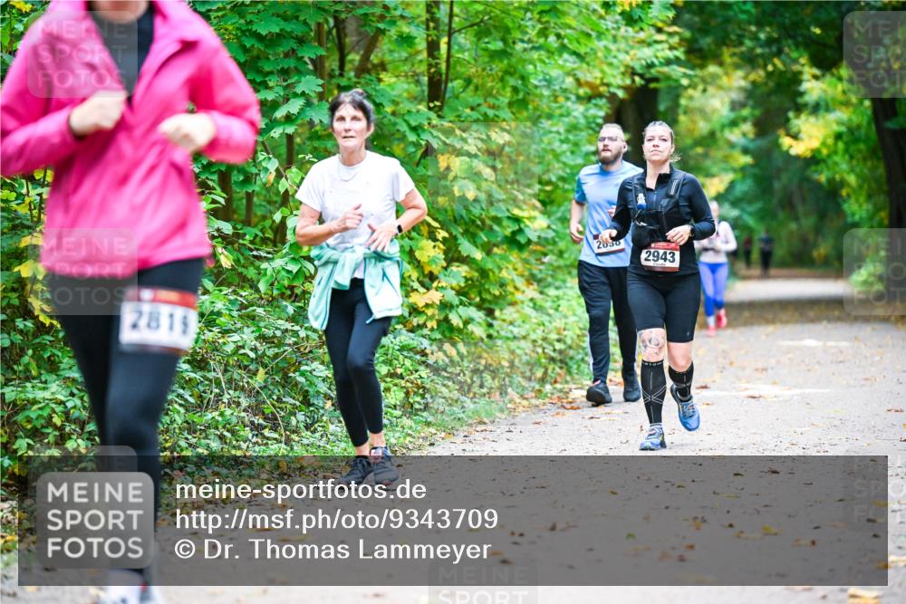 12.10.2025 - Bramfelder Halbmarathon 2025 Dr. Thomas Lammeyer http://msf.ph/oto/9343709 12.10.2025 09:59:32 Laufen 2819, 2830, 2943 meine-sportfotos.de