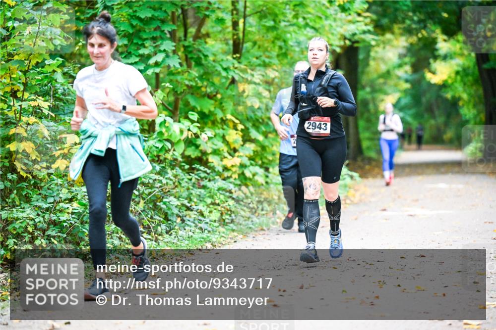 12.10.2025 - Bramfelder Halbmarathon 2025 Dr. Thomas Lammeyer http://msf.ph/oto/9343717 12.10.2025 09:59:34 Laufen 2, 2943 meine-sportfotos.de