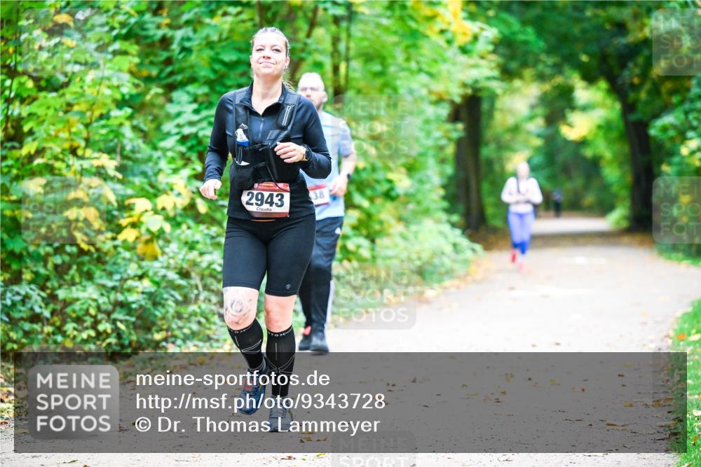 12.10.2025 - Bramfelder Halbmarathon 2025 Dr. Thomas Lammeyer http://msf.ph/oto/9343728 12.10.2025 09:59:35 Laufen 2943, 38 meine-sportfotos.de