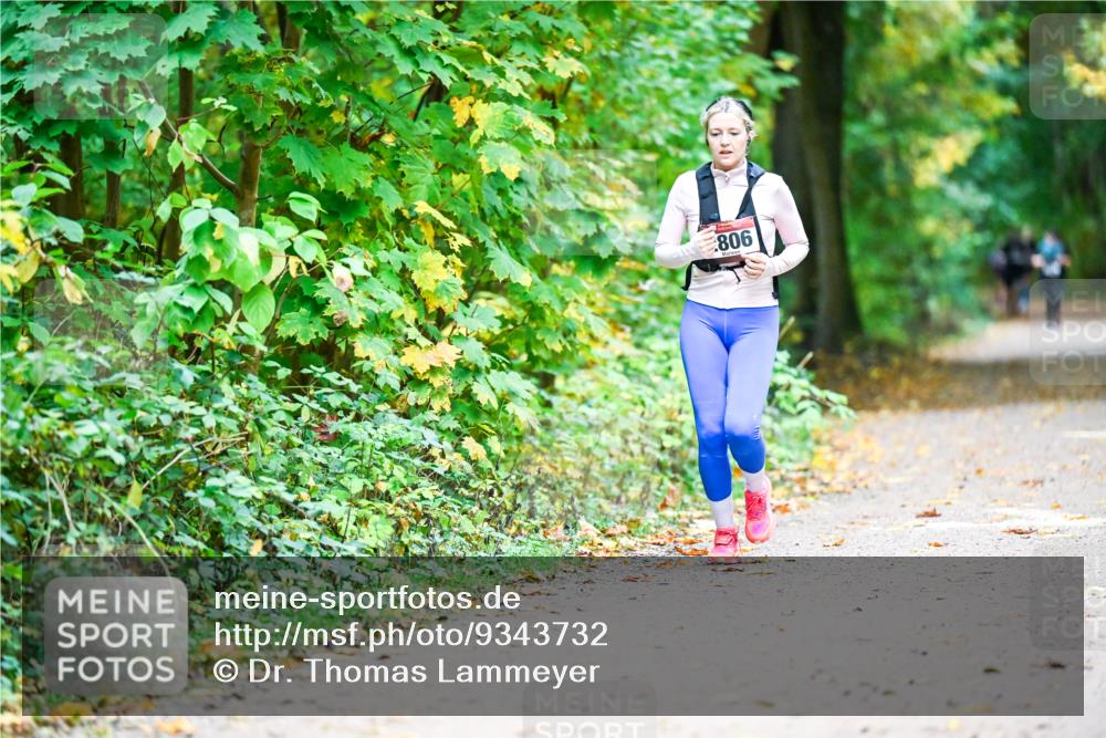 12.10.2025 - Bramfelder Halbmarathon 2025 Dr. Thomas Lammeyer http://msf.ph/oto/9343732 12.10.2025 09:59:40 Laufen 806 meine-sportfotos.de