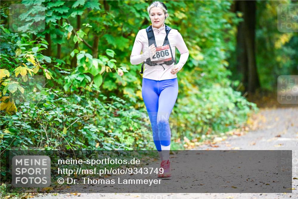 12.10.2025 - Bramfelder Halbmarathon 2025 Dr. Thomas Lammeyer http://msf.ph/oto/9343749 12.10.2025 09:59:43 Laufen 2806 meine-sportfotos.de