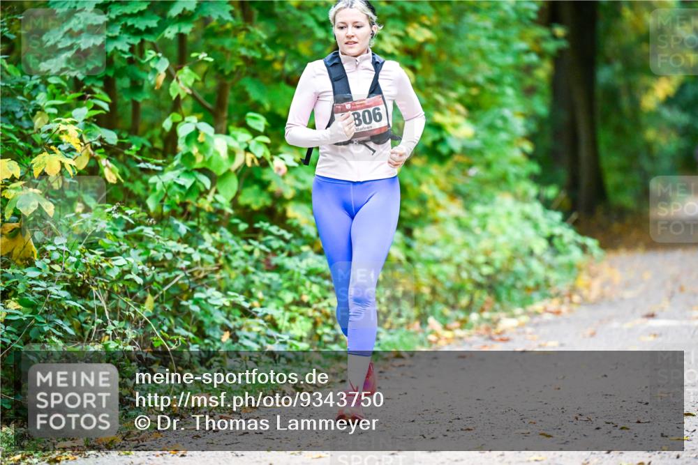 12.10.2025 - Bramfelder Halbmarathon 2025 Dr. Thomas Lammeyer http://msf.ph/oto/9343750 12.10.2025 09:59:43 Laufen 806 meine-sportfotos.de