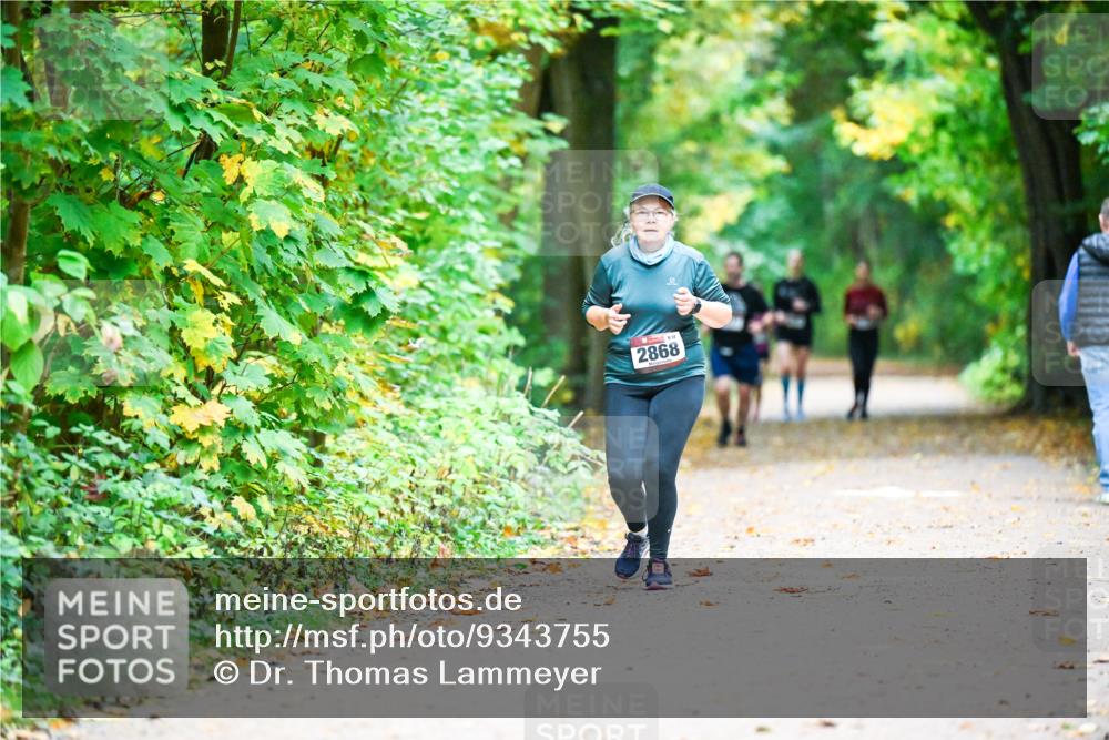 12.10.2025 - Bramfelder Halbmarathon 2025 Dr. Thomas Lammeyer http://msf.ph/oto/9343755 12.10.2025 10:00:11 Laufen 2868 meine-sportfotos.de