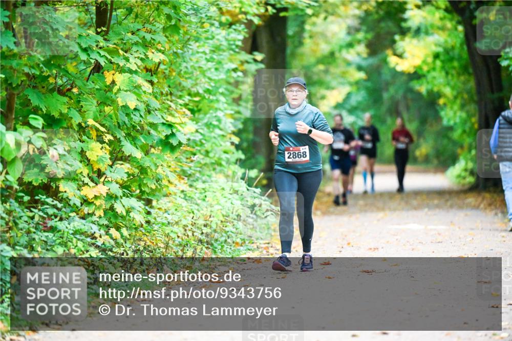 12.10.2025 - Bramfelder Halbmarathon 2025 Dr. Thomas Lammeyer http://msf.ph/oto/9343756 12.10.2025 10:00:11 Laufen 2868 meine-sportfotos.de