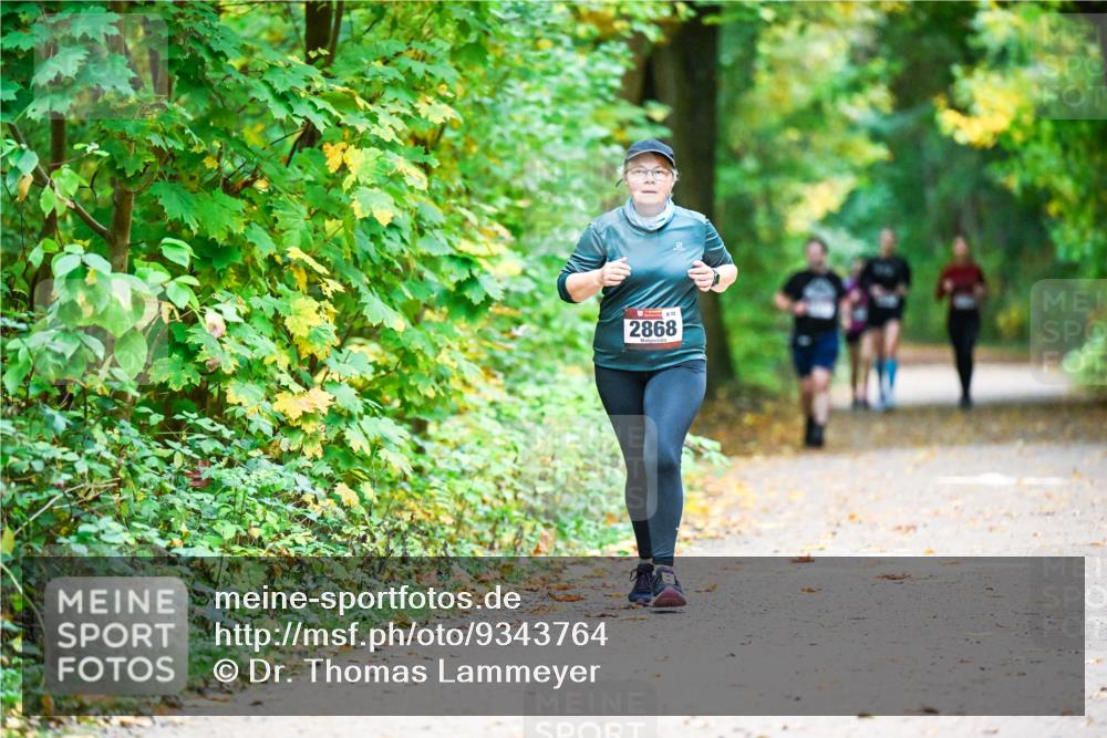 12.10.2025 - Bramfelder Halbmarathon 2025 Dr. Thomas Lammeyer http://msf.ph/oto/9343764 12.10.2025 10:00:12 Laufen 832, 2868 meine-sportfotos.de