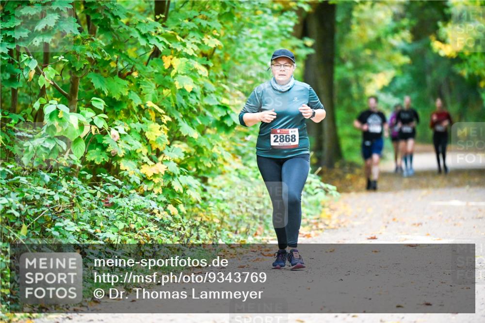 12.10.2025 - Bramfelder Halbmarathon 2025 Dr. Thomas Lammeyer http://msf.ph/oto/9343769 12.10.2025 10:00:13 Laufen 32, 2868 meine-sportfotos.de