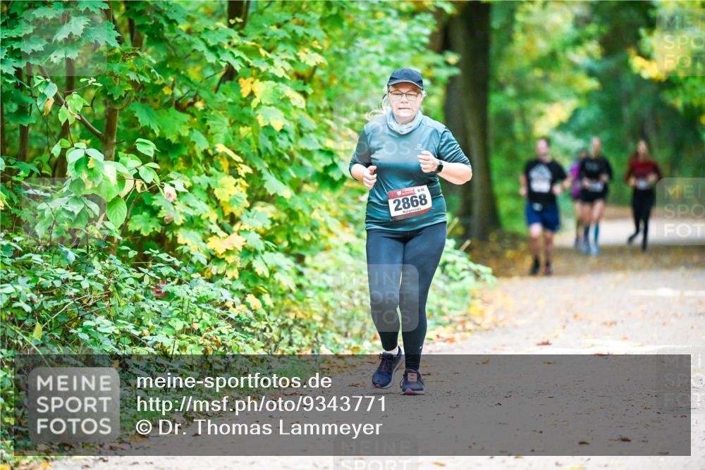 12.10.2025 - Bramfelder Halbmarathon 2025 Dr. Thomas Lammeyer http://msf.ph/oto/9343771 12.10.2025 10:00:13 Laufen 32, 2868 meine-sportfotos.de