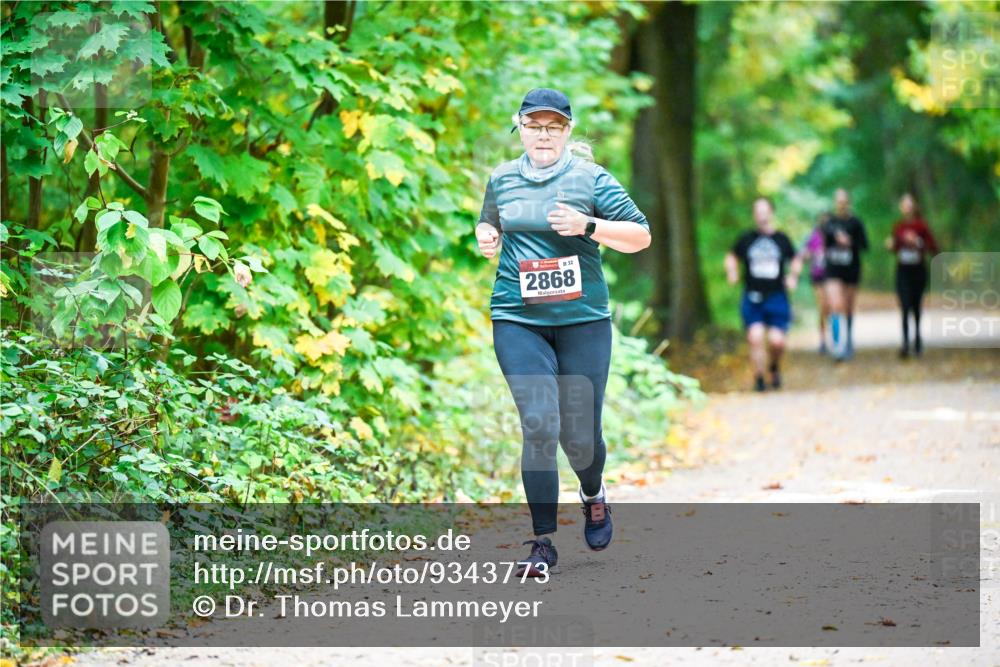 12.10.2025 - Bramfelder Halbmarathon 2025 Dr. Thomas Lammeyer http://msf.ph/oto/9343773 12.10.2025 10:00:13 Laufen 32, 2868 meine-sportfotos.de