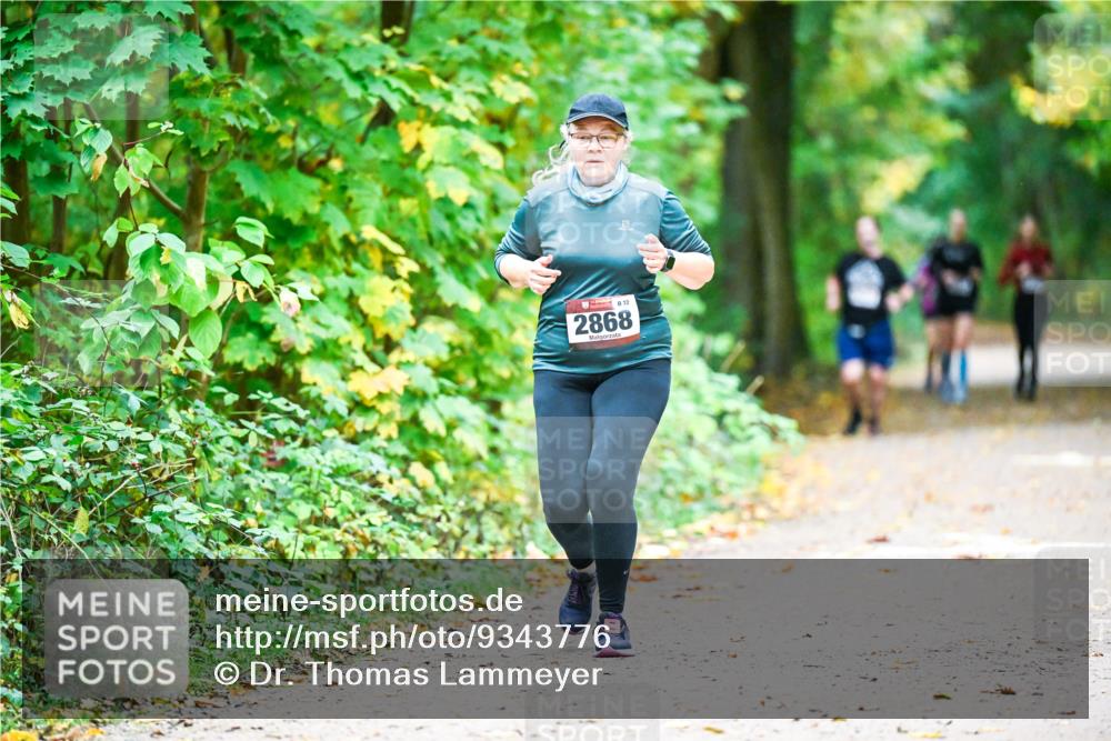 12.10.2025 - Bramfelder Halbmarathon 2025 Dr. Thomas Lammeyer http://msf.ph/oto/9343776 12.10.2025 10:00:14 Laufen 32, 2868 meine-sportfotos.de
