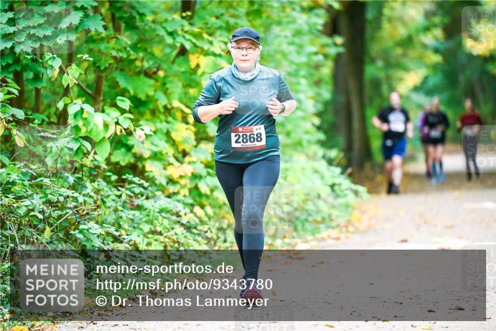 12.10.2025 - Bramfelder Halbmarathon 2025 Dr. Thomas Lammeyer http://msf.ph/oto/9343780 12.10.2025 10:00:14 Laufen 32, 2868 meine-sportfotos.de