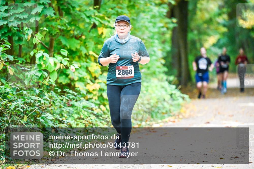 12.10.2025 - Bramfelder Halbmarathon 2025 Dr. Thomas Lammeyer http://msf.ph/oto/9343781 12.10.2025 10:00:14 Laufen 32, 2868 meine-sportfotos.de