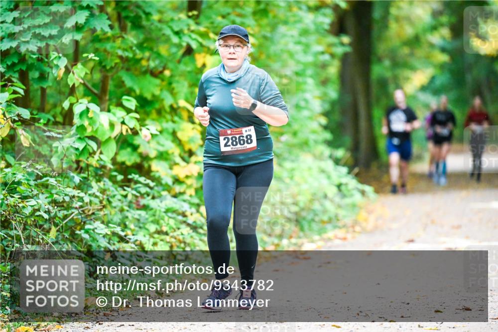 12.10.2025 - Bramfelder Halbmarathon 2025 Dr. Thomas Lammeyer http://msf.ph/oto/9343782 12.10.2025 10:00:14 Laufen 32, 2868 meine-sportfotos.de