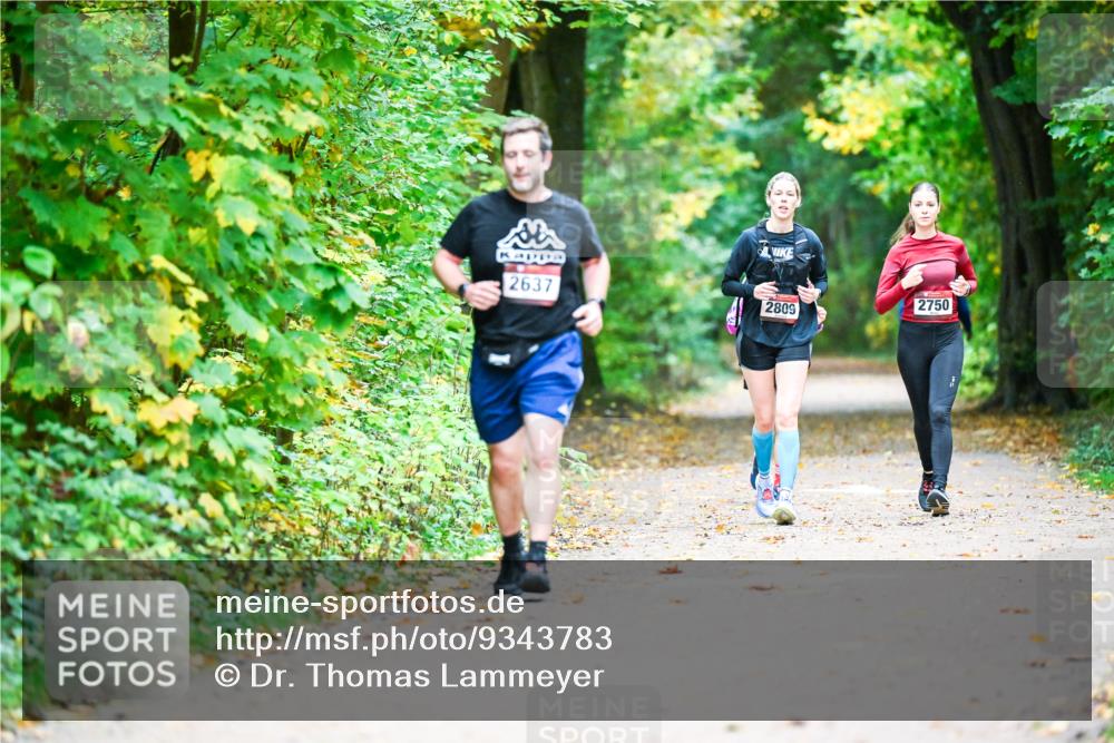 12.10.2025 - Bramfelder Halbmarathon 2025 Dr. Thomas Lammeyer http://msf.ph/oto/9343783 12.10.2025 10:00:24 Laufen 2637, 2750, 2809 meine-sportfotos.de