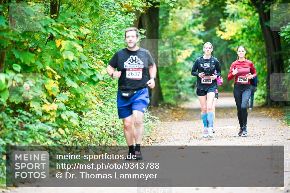 12.10.2025 - Bramfelder Halbmarathon 2025 Dr. Thomas Lammeyer http://msf.ph/oto/9343788 12.10.2025 10:00:25 Laufen 2637, 2750, 2809 meine-sportfotos.de