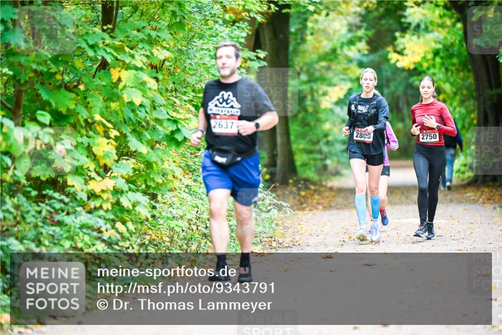 12.10.2025 - Bramfelder Halbmarathon 2025 Dr. Thomas Lammeyer http://msf.ph/oto/9343791 12.10.2025 10:00:25 Laufen 26373, 2809, 2750 meine-sportfotos.de