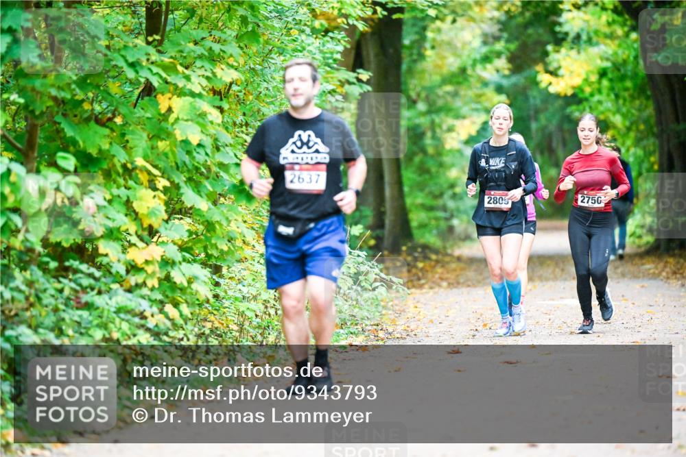 12.10.2025 - Bramfelder Halbmarathon 2025 Dr. Thomas Lammeyer http://msf.ph/oto/9343793 12.10.2025 10:00:25 Laufen 2637, 2809, 275 meine-sportfotos.de