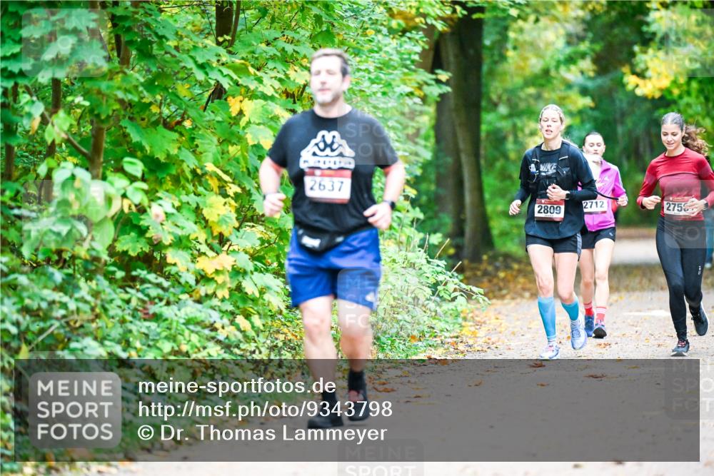 12.10.2025 - Bramfelder Halbmarathon 2025 Dr. Thomas Lammeyer http://msf.ph/oto/9343798 12.10.2025 10:00:26 Laufen 2637, 2712, 275, 2809 meine-sportfotos.de