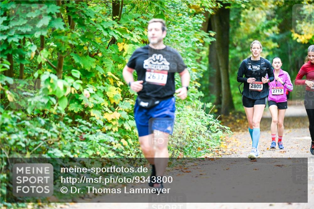 12.10.2025 - Bramfelder Halbmarathon 2025 Dr. Thomas Lammeyer http://msf.ph/oto/9343800 12.10.2025 10:00:26 Laufen 2637, 2809, 2712 meine-sportfotos.de