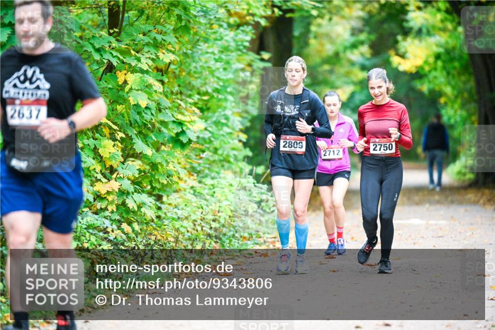 12.10.2025 - Bramfelder Halbmarathon 2025 Dr. Thomas Lammeyer http://msf.ph/oto/9343806 12.10.2025 10:00:28 Laufen 2637, 2809, 2750, 2712 meine-sportfotos.de