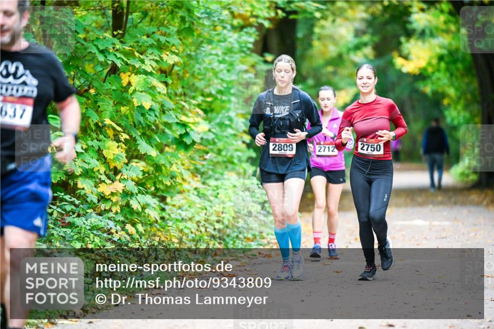 12.10.2025 - Bramfelder Halbmarathon 2025 Dr. Thomas Lammeyer http://msf.ph/oto/9343809 12.10.2025 10:00:28 Laufen 637, 2809, 2712, 2750 meine-sportfotos.de