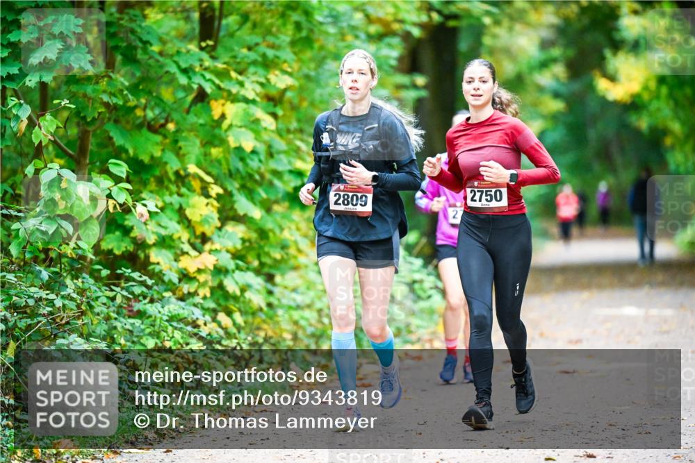 12.10.2025 - Bramfelder Halbmarathon 2025 Dr. Thomas Lammeyer http://msf.ph/oto/9343819 12.10.2025 10:00:30 Laufen 2809, 2, 2750 meine-sportfotos.de
