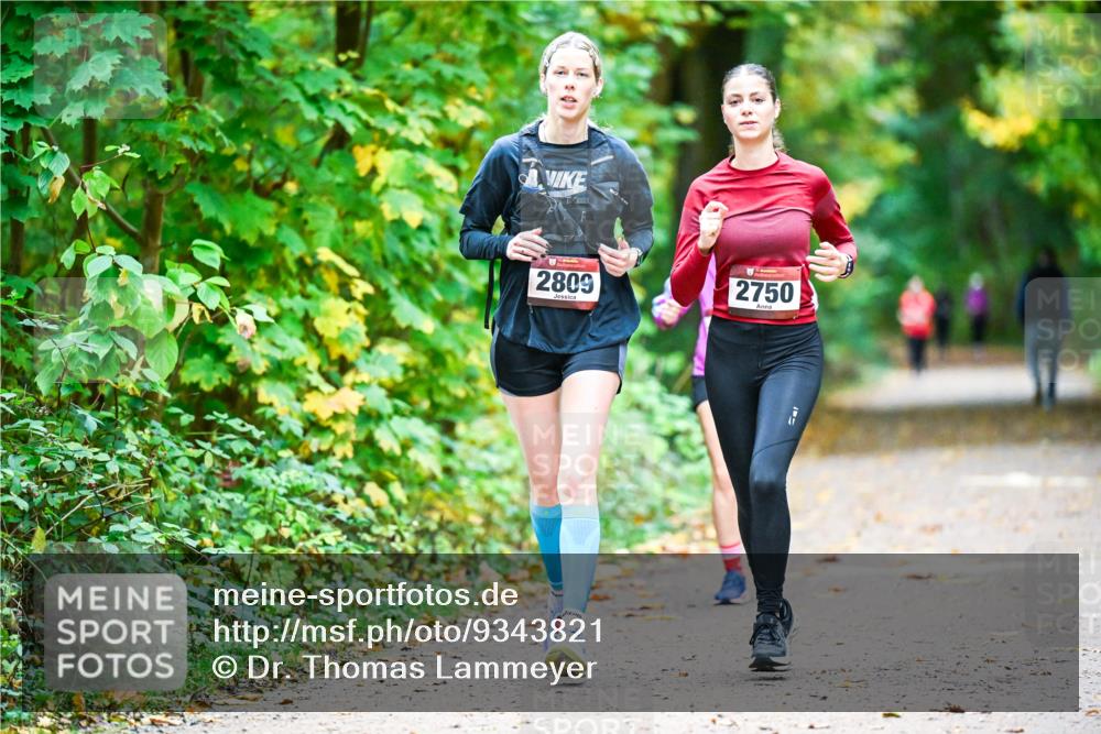 12.10.2025 - Bramfelder Halbmarathon 2025 Dr. Thomas Lammeyer http://msf.ph/oto/9343821 12.10.2025 10:00:30 Laufen 2809, 2750 meine-sportfotos.de
