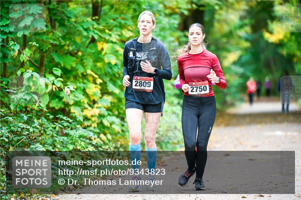 12.10.2025 - Bramfelder Halbmarathon 2025 Dr. Thomas Lammeyer http://msf.ph/oto/9343823 12.10.2025 10:00:30 Laufen 2809, 2750 meine-sportfotos.de