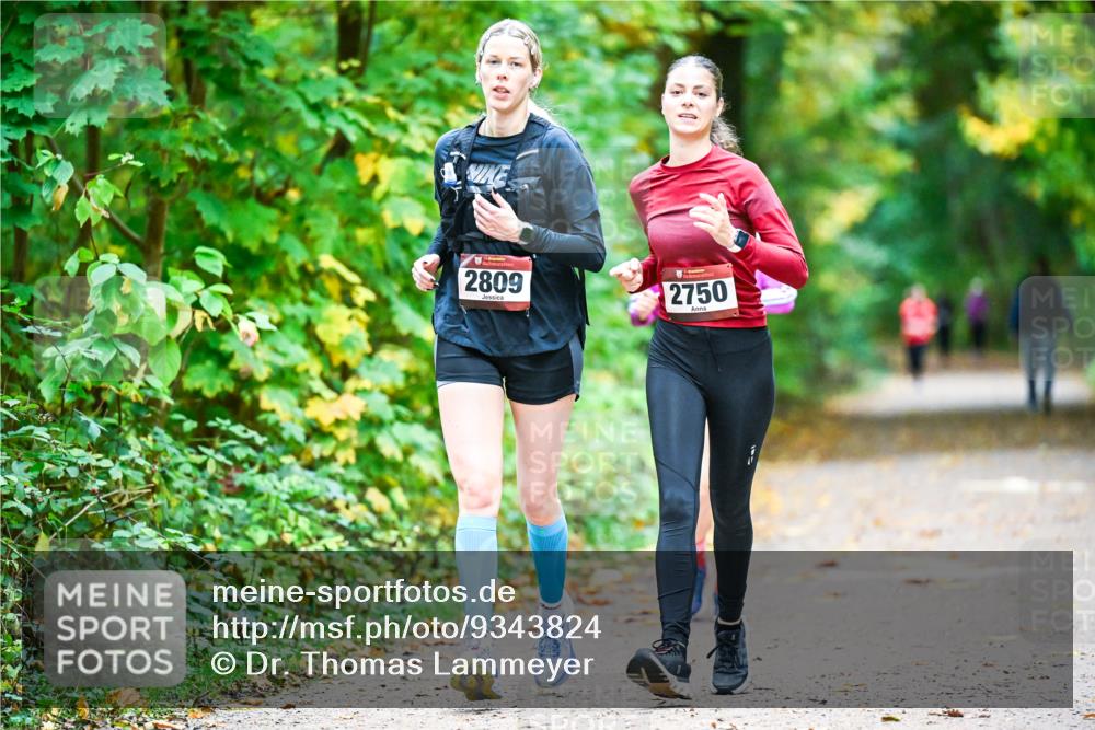 12.10.2025 - Bramfelder Halbmarathon 2025 Dr. Thomas Lammeyer http://msf.ph/oto/9343824 12.10.2025 10:00:30 Laufen 2809, 2750 meine-sportfotos.de