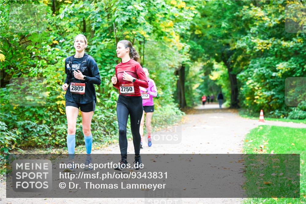 12.10.2025 - Bramfelder Halbmarathon 2025 Dr. Thomas Lammeyer http://msf.ph/oto/9343831 12.10.2025 10:00:33 Laufen 2809, 2750, 712 meine-sportfotos.de