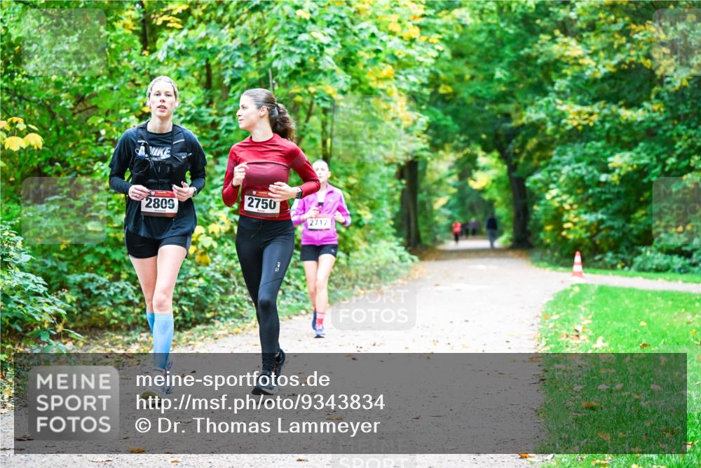 12.10.2025 - Bramfelder Halbmarathon 2025 Dr. Thomas Lammeyer http://msf.ph/oto/9343834 12.10.2025 10:00:34 Laufen 2809, 2750, 2712 meine-sportfotos.de