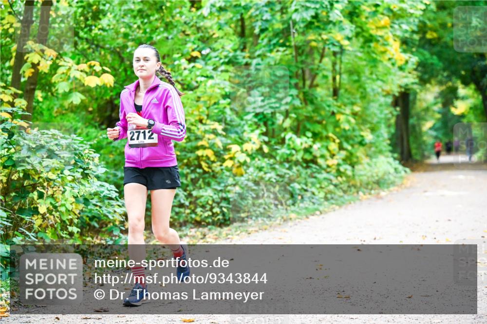 12.10.2025 - Bramfelder Halbmarathon 2025 Dr. Thomas Lammeyer http://msf.ph/oto/9343844 12.10.2025 10:00:36 Laufen 2712 meine-sportfotos.de