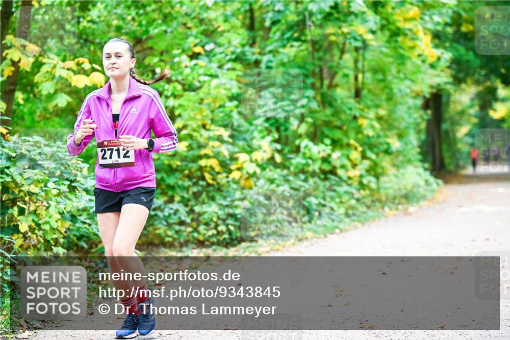 12.10.2025 - Bramfelder Halbmarathon 2025 Dr. Thomas Lammeyer http://msf.ph/oto/9343845 12.10.2025 10:00:36 Laufen 2712 meine-sportfotos.de