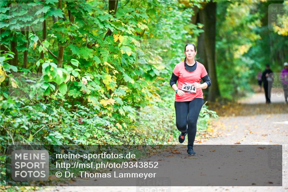 12.10.2025 - Bramfelder Halbmarathon 2025 Dr. Thomas Lammeyer http://msf.ph/oto/9343852 12.10.2025 10:01:00 Laufen 2914 meine-sportfotos.de