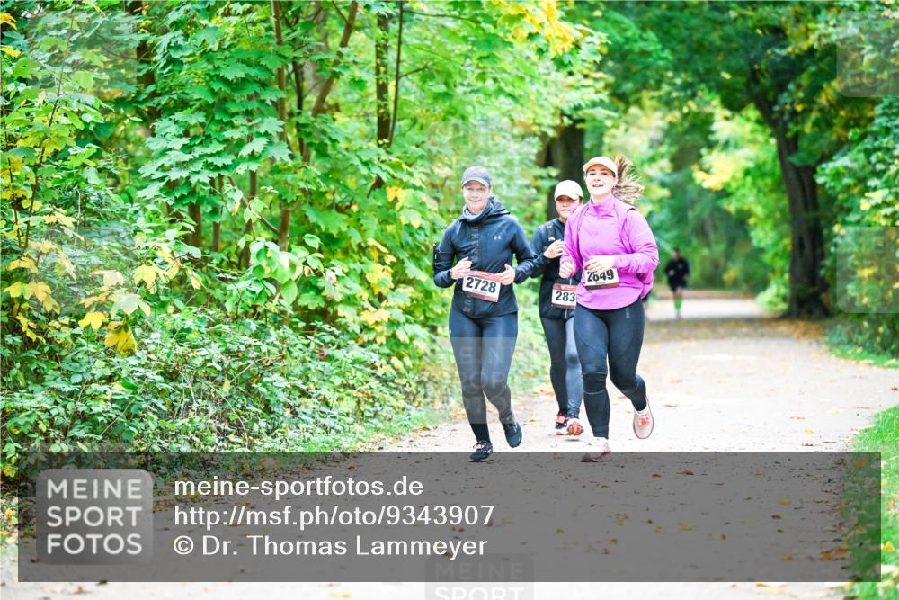 12.10.2025 - Bramfelder Halbmarathon 2025 Dr. Thomas Lammeyer http://msf.ph/oto/9343907 12.10.2025 10:01:20 Laufen 2728, 283, 2649 meine-sportfotos.de
