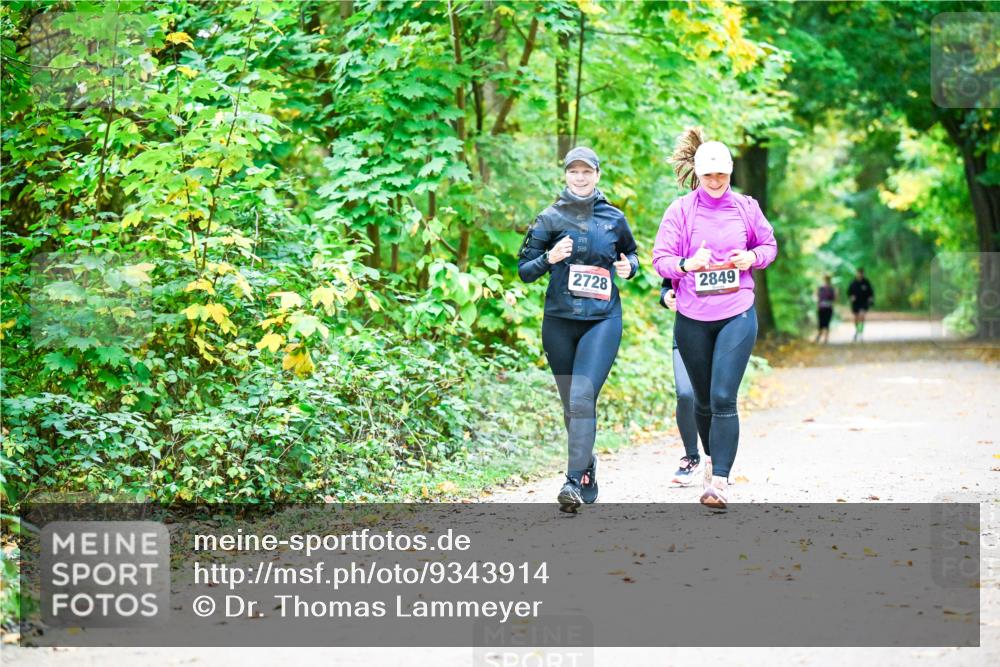 12.10.2025 - Bramfelder Halbmarathon 2025 Dr. Thomas Lammeyer http://msf.ph/oto/9343914 12.10.2025 10:01:21 Laufen 2728, 2849 meine-sportfotos.de