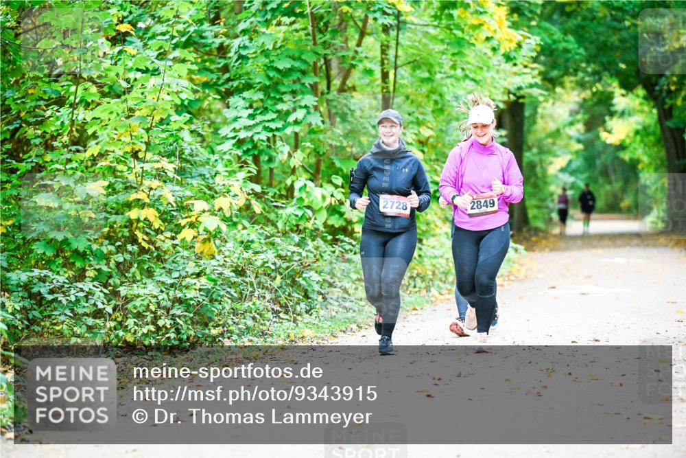 12.10.2025 - Bramfelder Halbmarathon 2025 Dr. Thomas Lammeyer http://msf.ph/oto/9343915 12.10.2025 10:01:21 Laufen 3, 20, 2728, 2849 meine-sportfotos.de