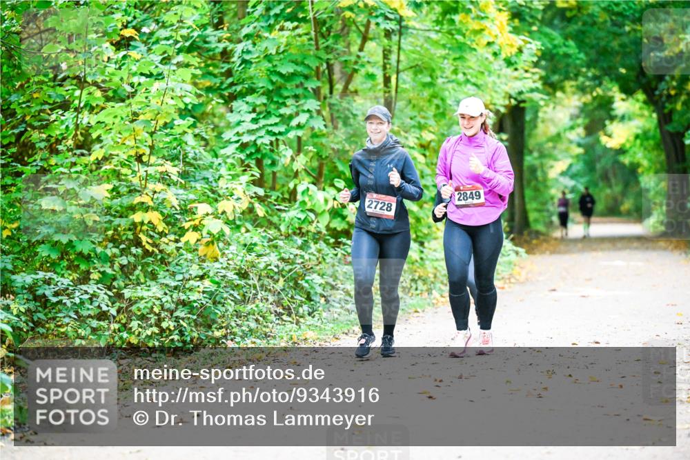 12.10.2025 - Bramfelder Halbmarathon 2025 Dr. Thomas Lammeyer http://msf.ph/oto/9343916 12.10.2025 10:01:21 Laufen 2728, 2849 meine-sportfotos.de