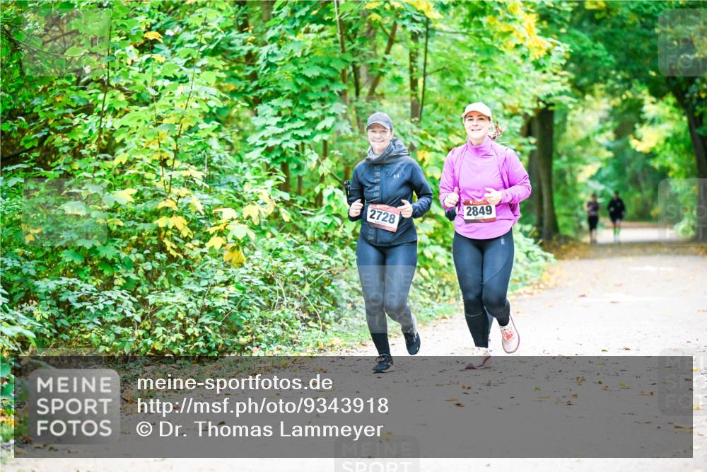 12.10.2025 - Bramfelder Halbmarathon 2025 Dr. Thomas Lammeyer http://msf.ph/oto/9343918 12.10.2025 10:01:22 Laufen 2728, 2849 meine-sportfotos.de