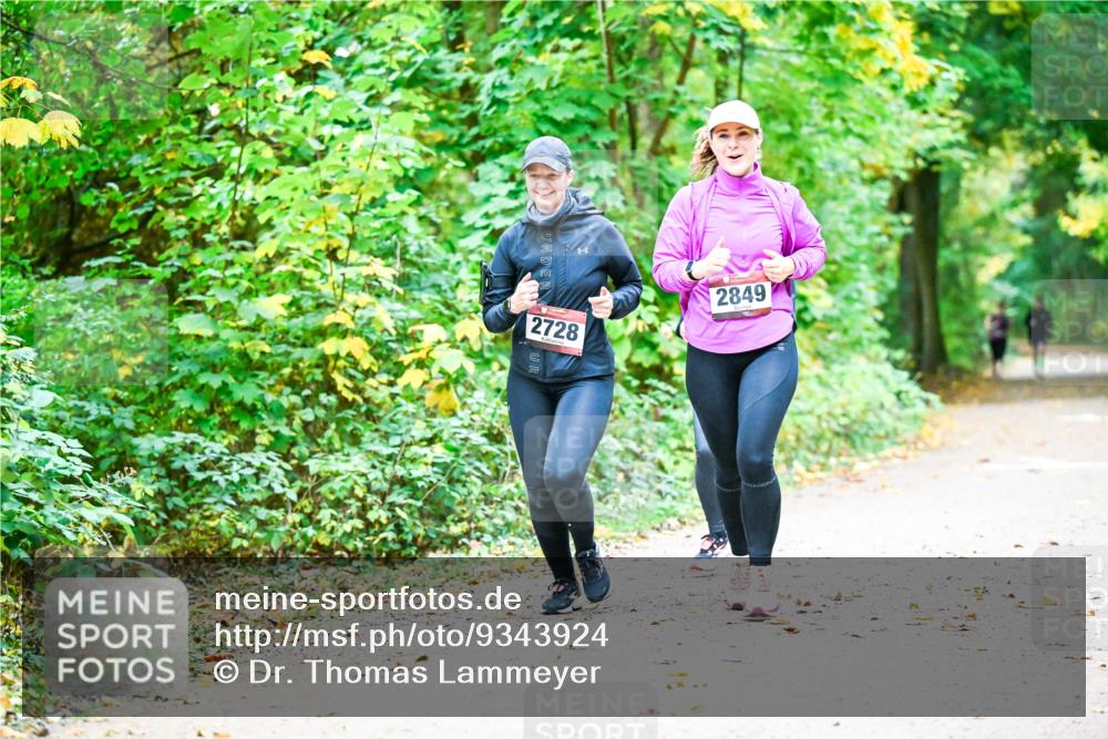 12.10.2025 - Bramfelder Halbmarathon 2025 Dr. Thomas Lammeyer http://msf.ph/oto/9343924 12.10.2025 10:01:22 Laufen 20, 2728, 20, 2849 meine-sportfotos.de
