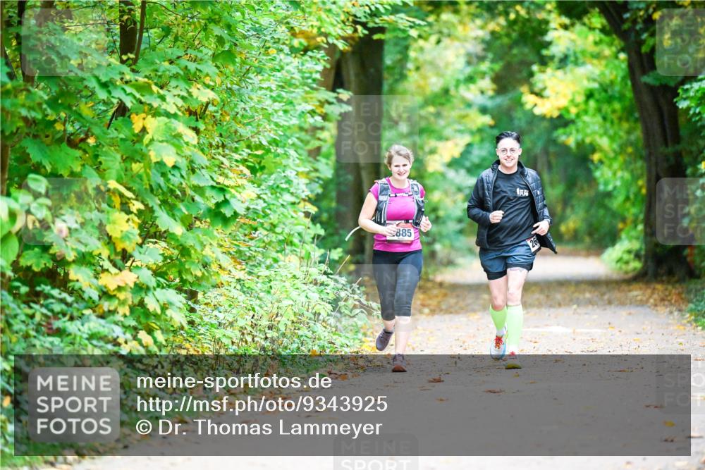 12.10.2025 - Bramfelder Halbmarathon 2025 Dr. Thomas Lammeyer http://msf.ph/oto/9343925 12.10.2025 10:01:39 Laufen 885 meine-sportfotos.de