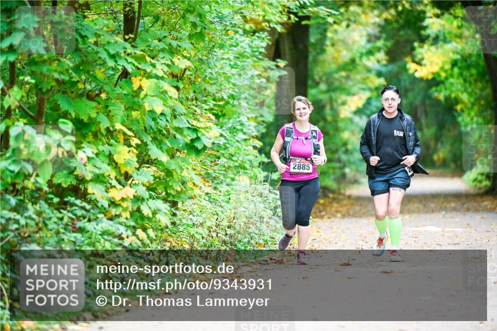 12.10.2025 - Bramfelder Halbmarathon 2025 Dr. Thomas Lammeyer http://msf.ph/oto/9343931 12.10.2025 10:01:40 Laufen 2885 meine-sportfotos.de