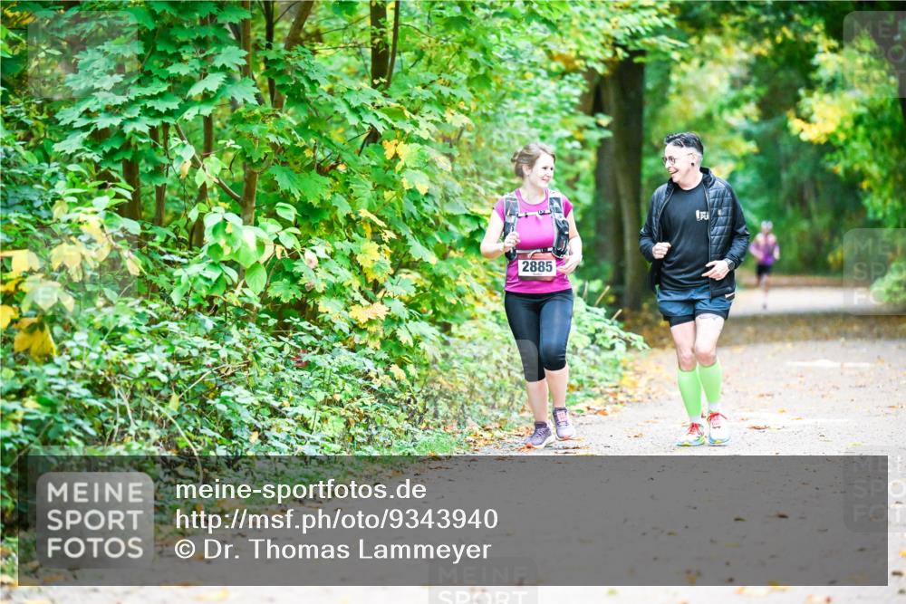12.10.2025 - Bramfelder Halbmarathon 2025 Dr. Thomas Lammeyer http://msf.ph/oto/9343940 12.10.2025 10:01:42 Laufen 2885 meine-sportfotos.de