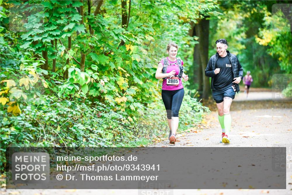 12.10.2025 - Bramfelder Halbmarathon 2025 Dr. Thomas Lammeyer http://msf.ph/oto/9343941 12.10.2025 10:01:42 Laufen 2885 meine-sportfotos.de