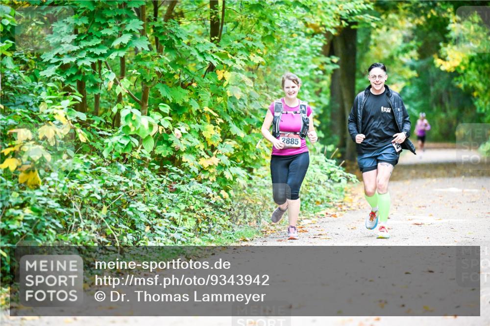 12.10.2025 - Bramfelder Halbmarathon 2025 Dr. Thomas Lammeyer http://msf.ph/oto/9343942 12.10.2025 10:01:42 Laufen 2885 meine-sportfotos.de