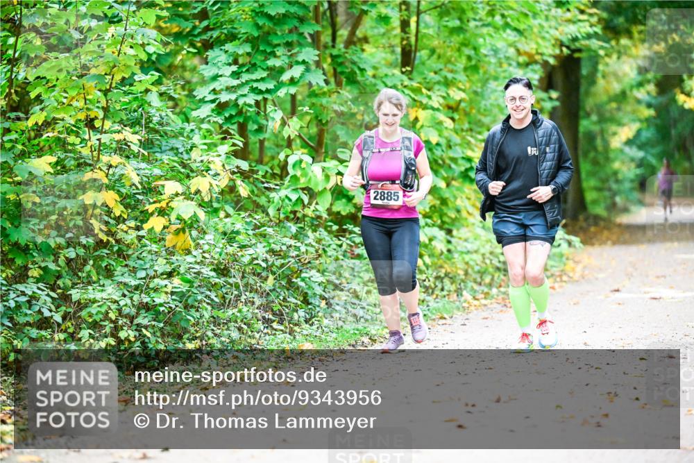 12.10.2025 - Bramfelder Halbmarathon 2025 Dr. Thomas Lammeyer http://msf.ph/oto/9343956 12.10.2025 10:01:44 Laufen 2885 meine-sportfotos.de